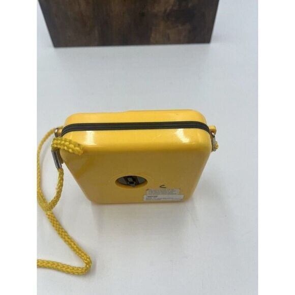 Suntone RR555 AM/FM Water Resistant Radio For Parts/Prop - Picture 3 of 4